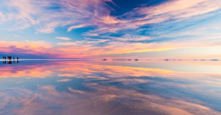 Uyuni 5 Day Itinerary – breathtaking sunrise over Bolivia’s salt flats with mirror reflections