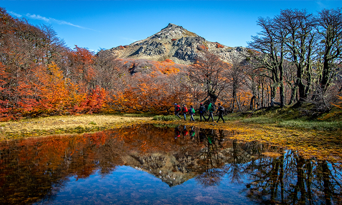 San Martín de los Andes travel guide - panoramic view of Lake Lácar and mountains