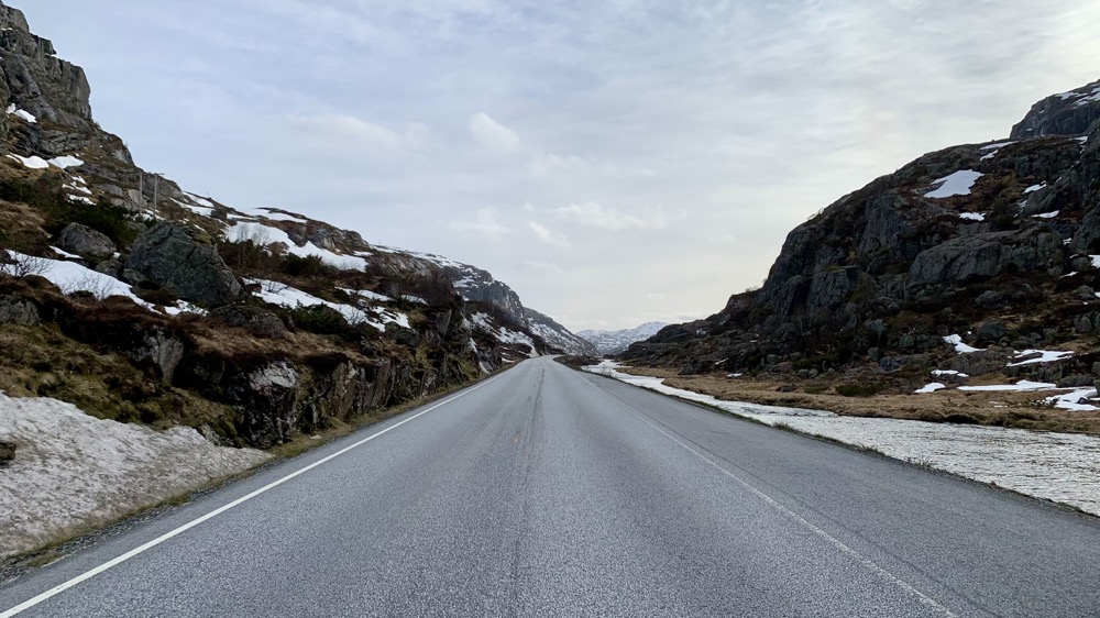lofoten islands travel scenic road