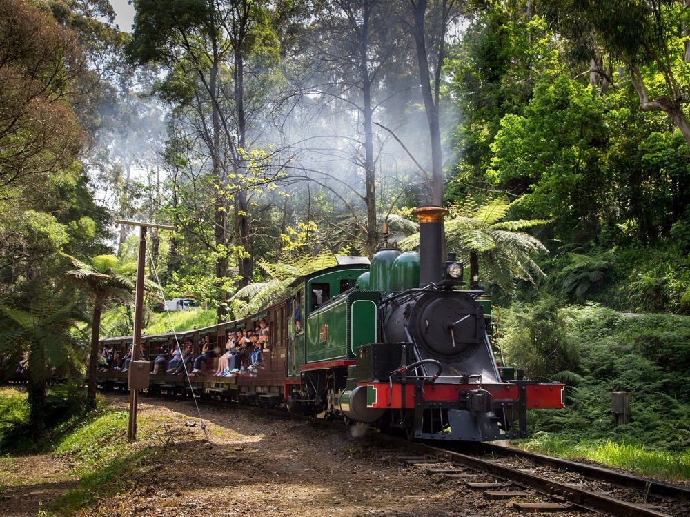 Heritage railways in scenic train journeys Australia