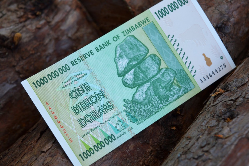 Carrying cash during Kenya Big Five Safari