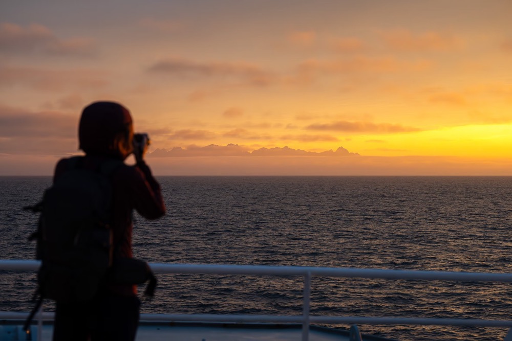 lofoten islands travel midnight sun
