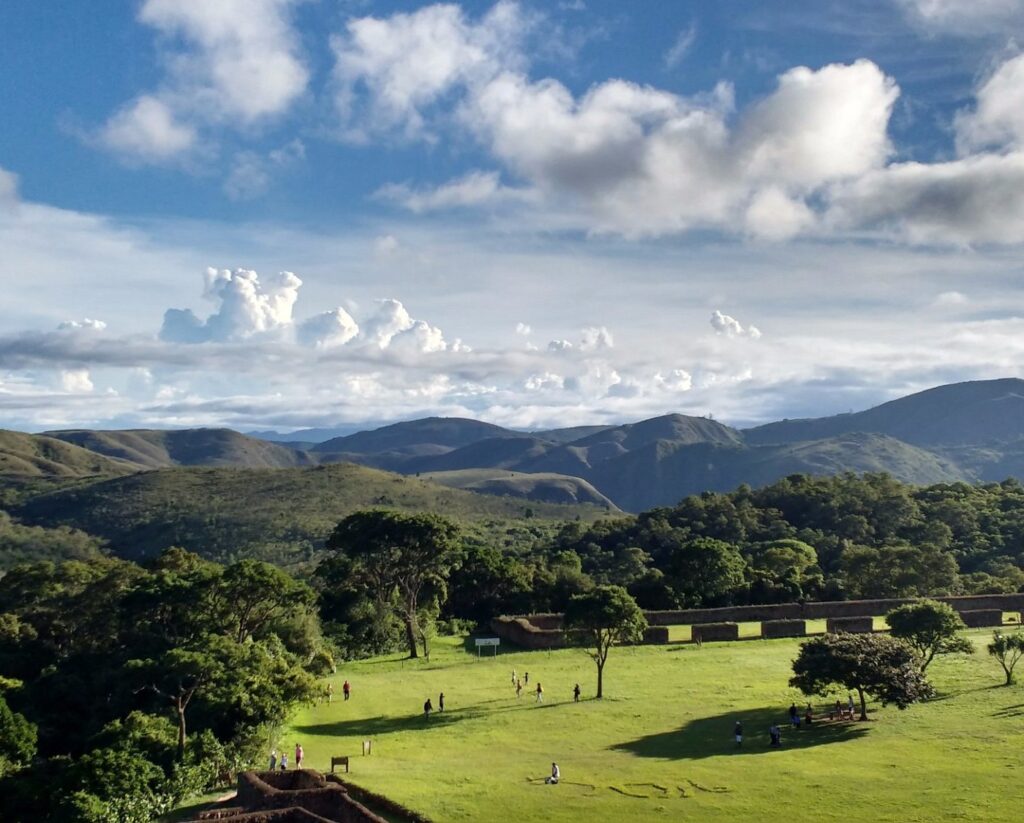 Rolling Andean hills and ancient stone carvings set the tone for your Samaipata Bolivia 5 Day Itinerary, where history and nature meet in harmony.
