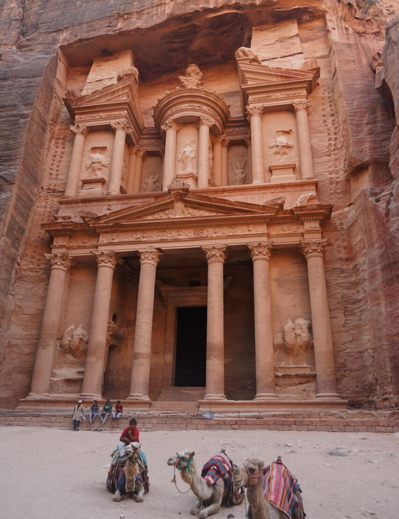 Sunset at Petra Treasury – romantic travel guide to Jordan for couples