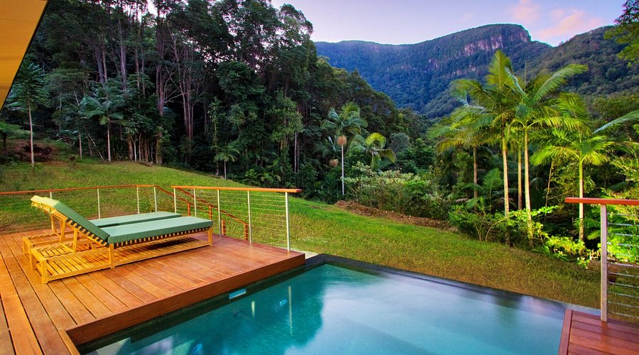 Safari-style eco lodge Bamurru Plains near Kakadu National Park