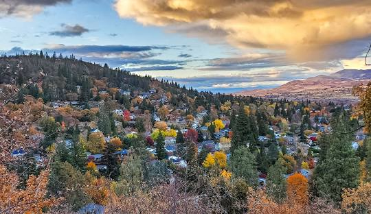 Ashland Oregon travel guide for 2025