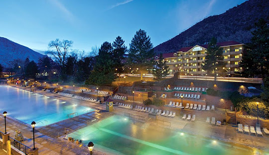 Glenwood Springs travel guide for 2025