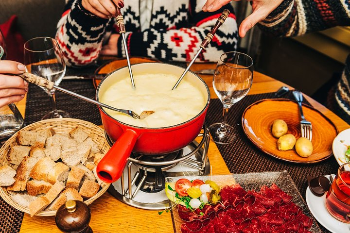 Best small town food destinations USA 2025