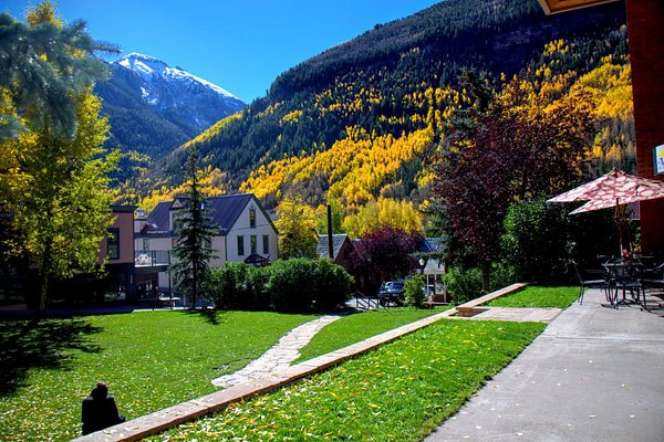 Telluride Travel Guide – Scenic view of Main Street with San Juan Mountains in the background