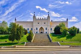 Lublin Poland travel guide – panoramic view of Lublin Old Town with historic rooftops, Krakowska Gate